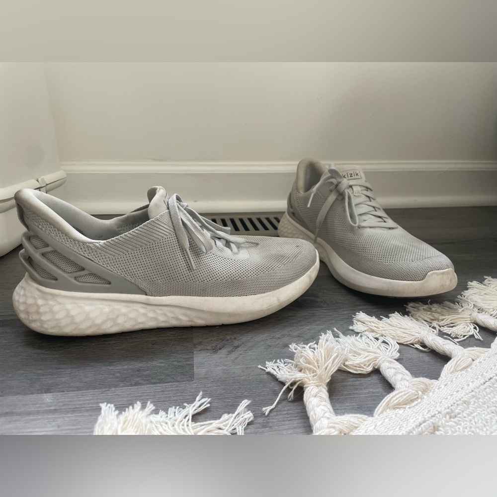 Gray Kiziks Sneakers - M9.5/W11